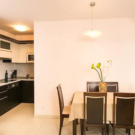 Carmelitta Apartment *