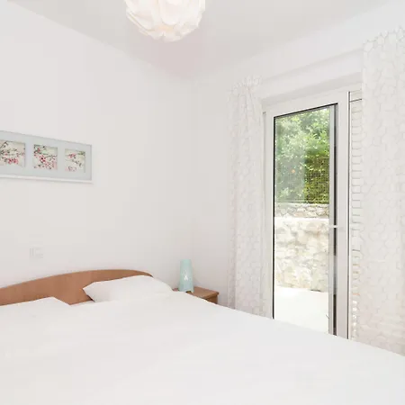 Apartment Carmelitta *