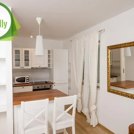 Carmelitta Apartment *