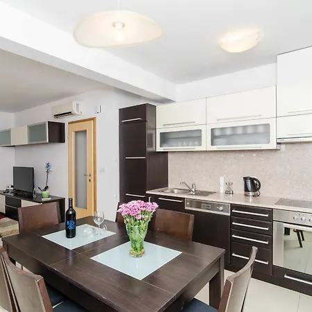 Carmelitta Apartman