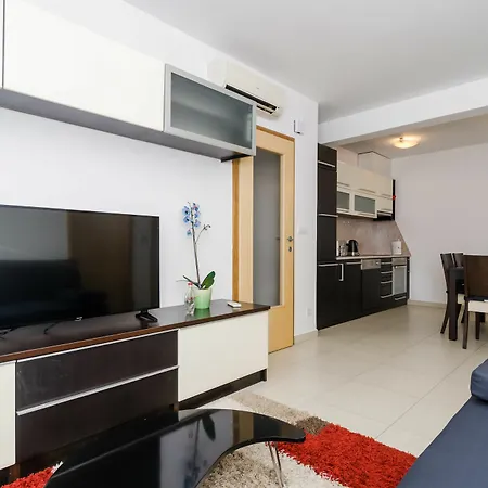 Carmelitta Apartman *
